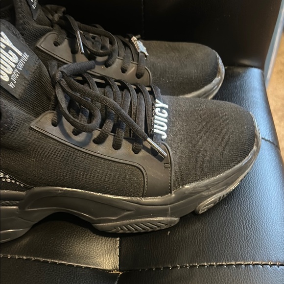 Juicy Couture Women's Black Sneakers with bling accent, size 9.5 - Picture 13 of 15